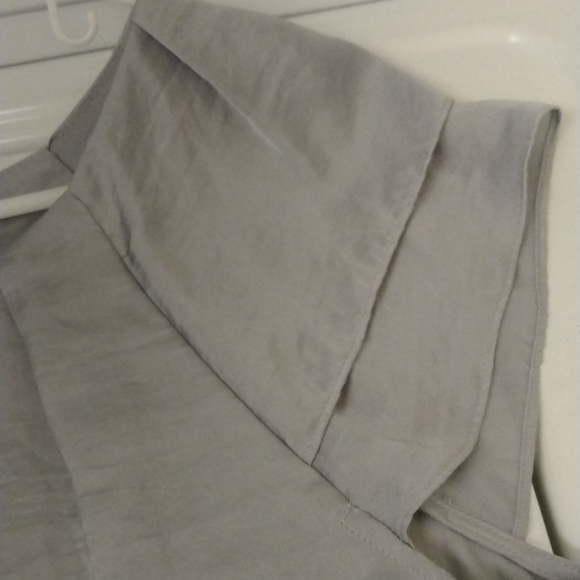 Dress Barn Silver/Grey Colored Pullover Top Sz. L - Picture 8 of 9
